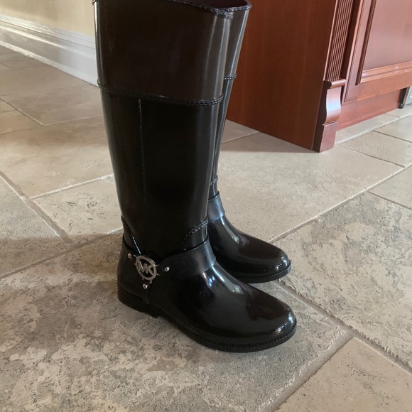 Michael Kors boots - Picture 1 of 3